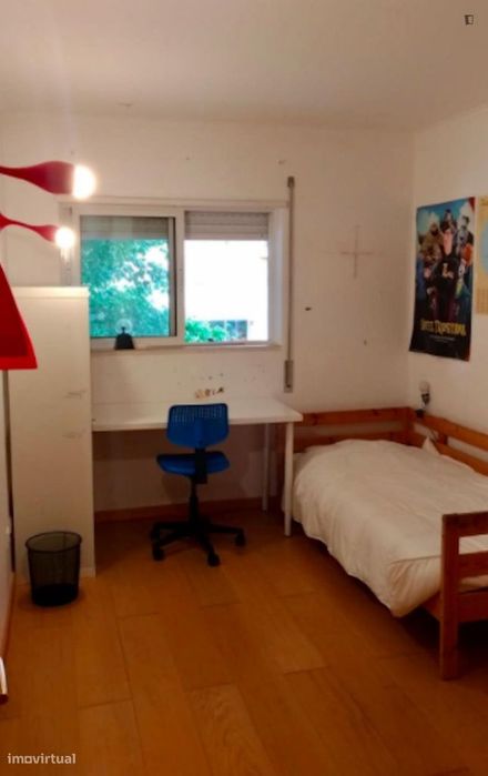 Quarto - localizado em Lumiar Lisbon