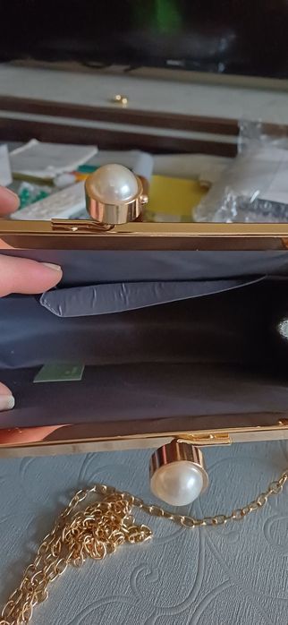 Srebrna elegancka kopertówka