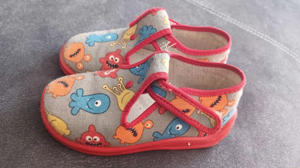 Buty chlopiece roz 25