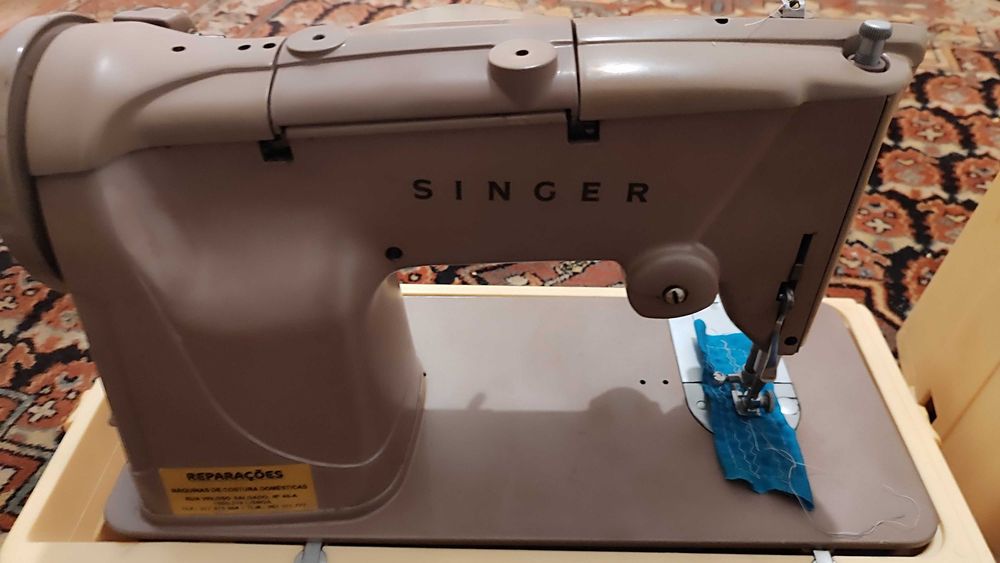 Máquin de Costura Singer