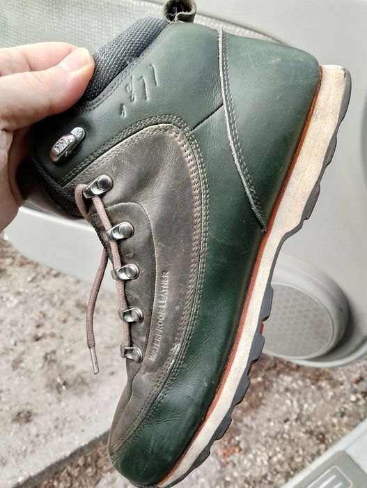 HELLY HANSEN. Markowe buty trekkingowe. Uszkodzone.