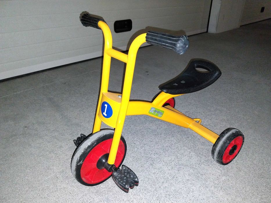 Triciclo criança