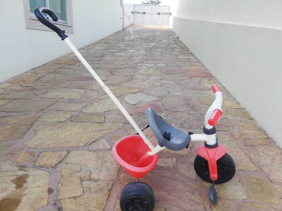 Triciclo criança