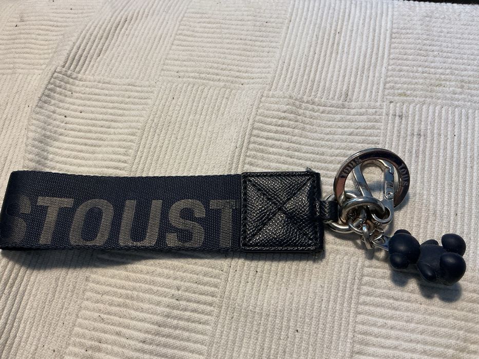 Breloczek TOUS ,wygodny ,mozna zawiesic na dloni