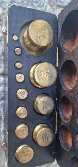 Candeiro madeira e mesinhas madeiras exoticas