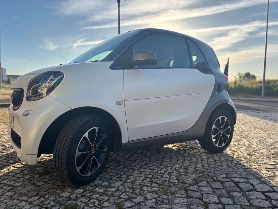 Smart ForTwo Coupé 1.0 mhd Passion 71 foto 2
