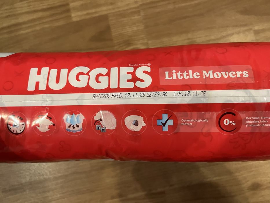 Підгузки huggies little movers jumbo 4
