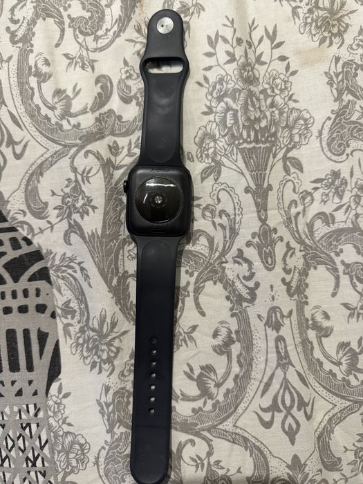Продам apple watch se 3 44 mm