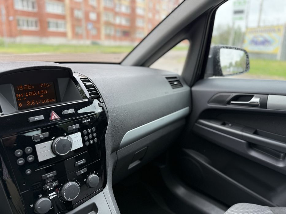 Opel Zafira 7 місць з Німеччини Розмитнена