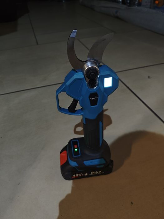 Sekator akumulatorowy Yofidra