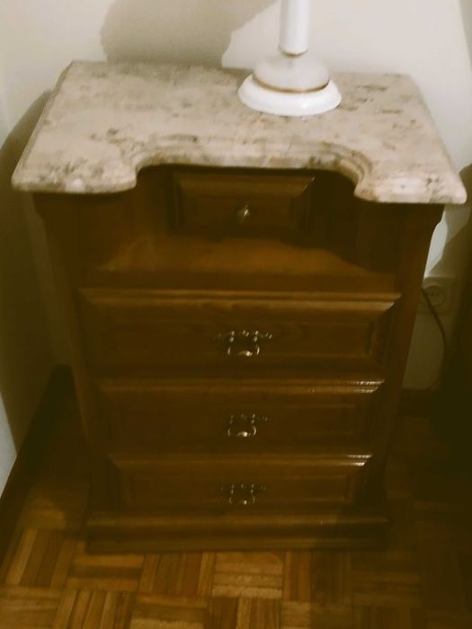 Mobília de quarto casal - carvalho e mármore