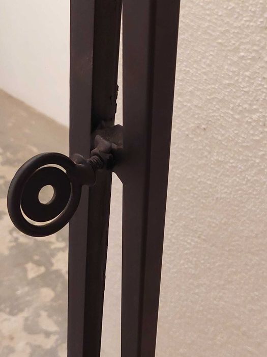 Espelho Grande de Pé em Ferro de Dupla Face