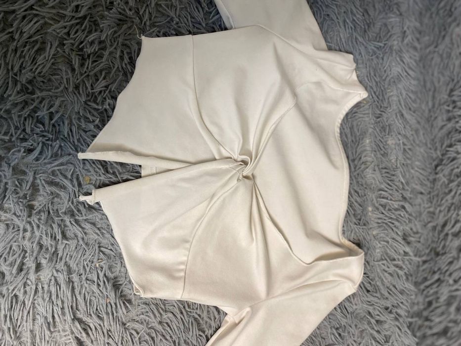 Продам кофту білу