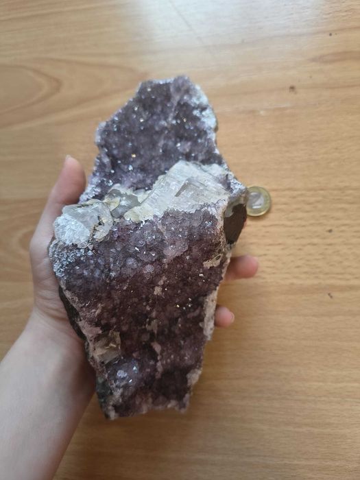 Duży Minerał ametyst z kalcytem