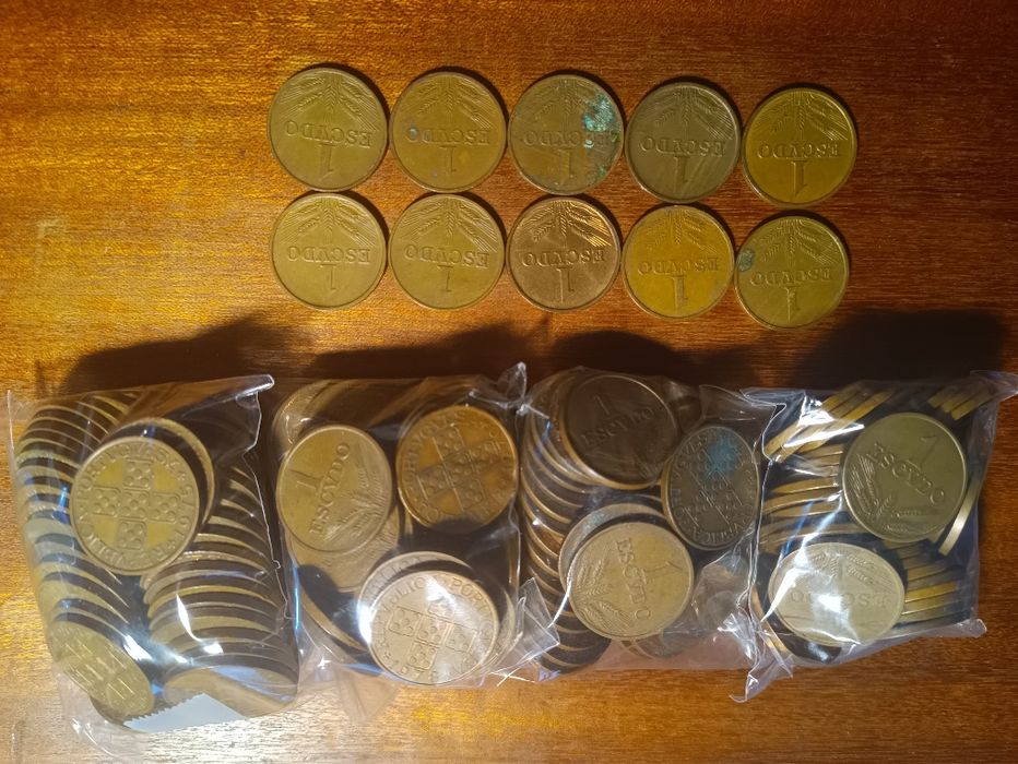 159 moedas de 1 Escudo (1969 a 1979)