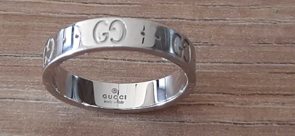 Pierścionek obrączka białe złoto 18-karatów GUCCI