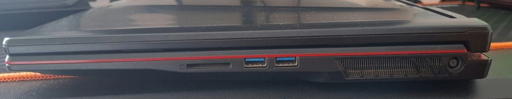 Portátil MSI - GL63 8RC (16gb RAM, i7 8th Gen., GTX 1050)64409371425410123