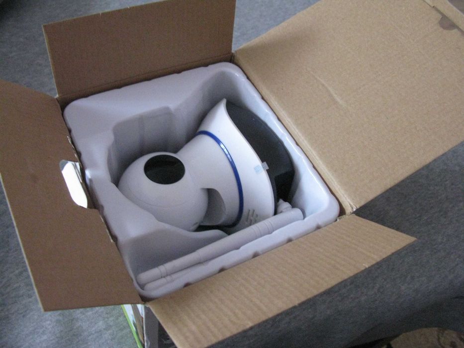 WiFi видеокамеру марки"Hiseeu",мод: HSY-FH1C