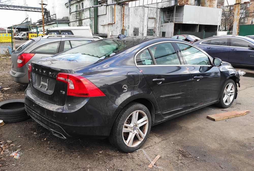 Volvo S60 USA розбірка, запчастини, авторозбірка,