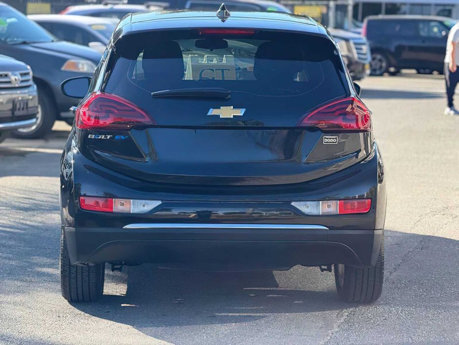 Chevrolet Bolt EV      2021