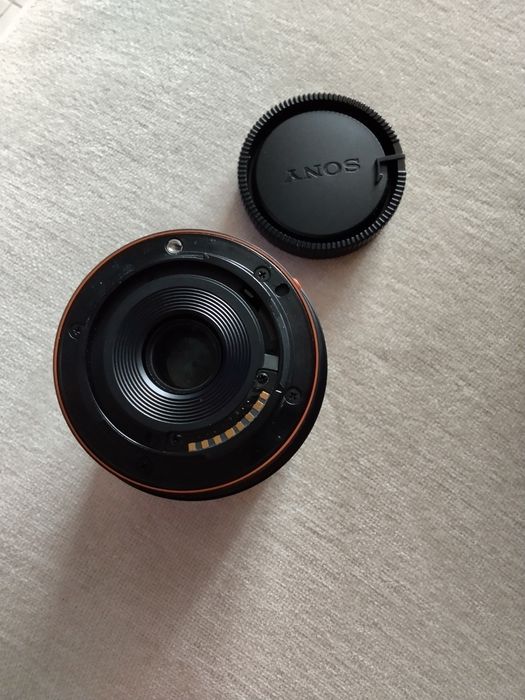Objectiva SONY DT 55-200mm f/4-5.6 (Encaixe A) - com BOLSA LOWEPRO + Tampa