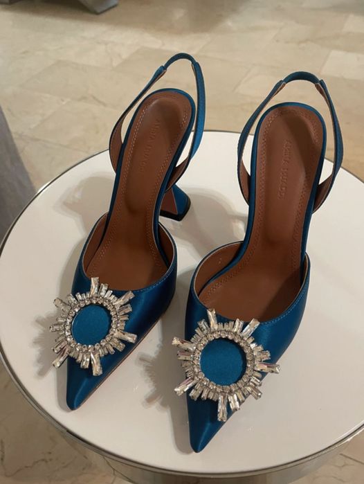 Sapatos altos amina muaddi azul
