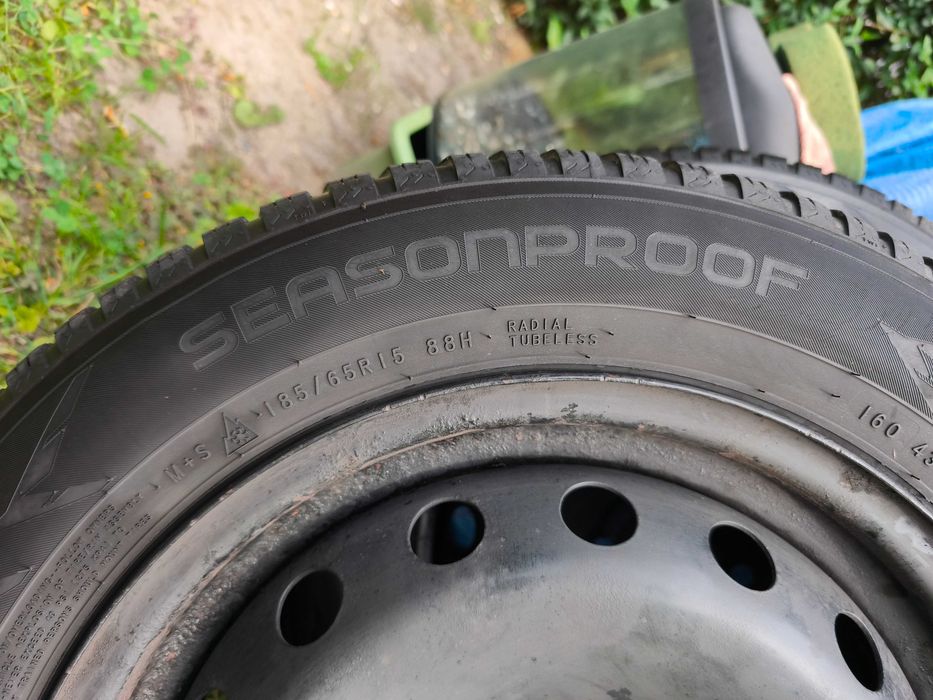 Sprzedam komplet kół wielosezonowych R15.