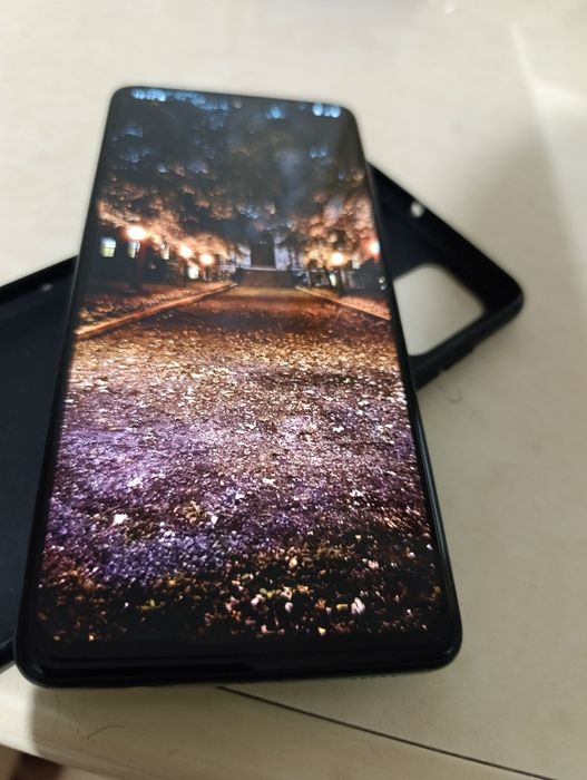 Продам телефон Samsung А71 в оригинале