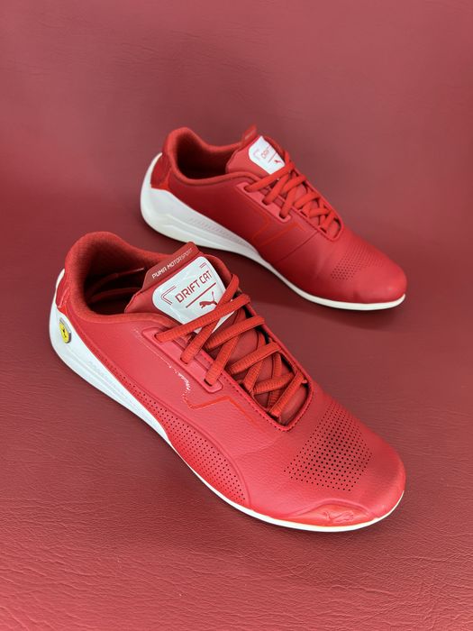 Кросівки 39р.  Puma Scuderia Ferrari Drift Cat 8 (артикул 306818-02)