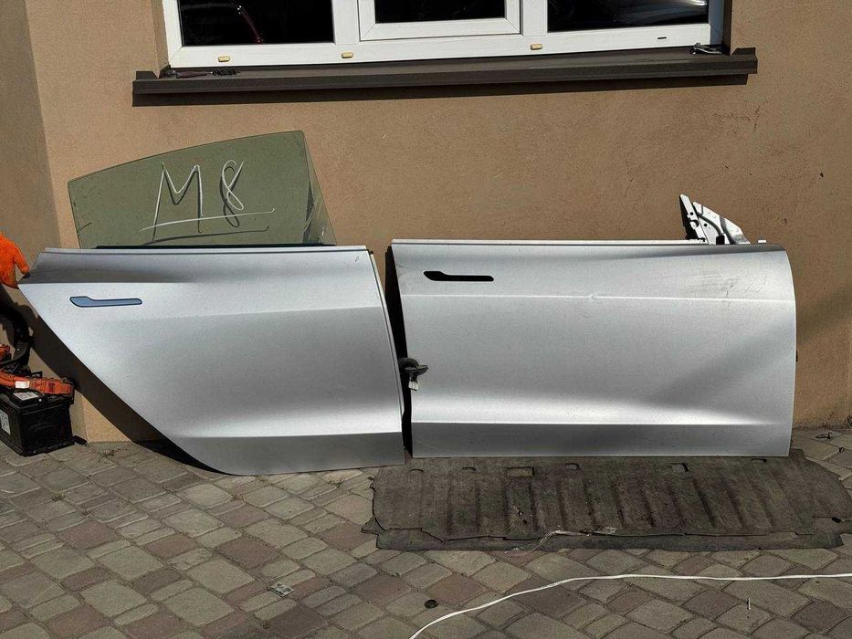 Бампер ОРИГІНАЛ Tesla Model 3 2018- Розбірка