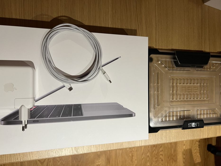 Macbook pro 13 2018 TouchBar 256GB
