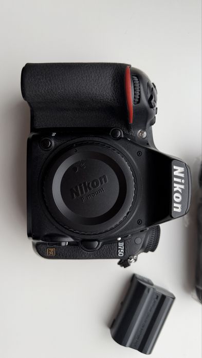 Nikon D 750 , FX