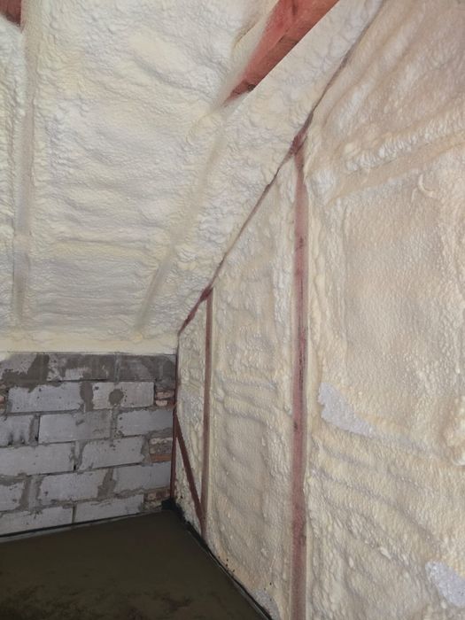 Piana pur izolacje natryskowe docieplenia poddaszy