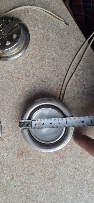 Zaestaw oświetlenia halogenowe