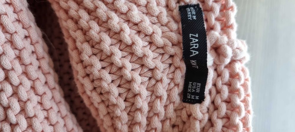 Gruby zimowy sweter marki Zara