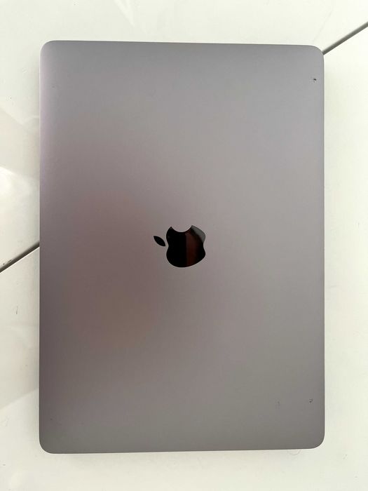 Apple MacBook Pro 13" (2020, M1) – 256GB SSD, 8GB RAM, 84% battery