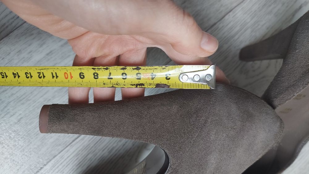 Туфлі жіночі замшеві Італія 39 р. 25,5 см.