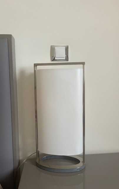 Conjunto Candeeiro de teto/suspenso branco, com fio metalizado e 2 candeeiros mesa cabeceira a condizer