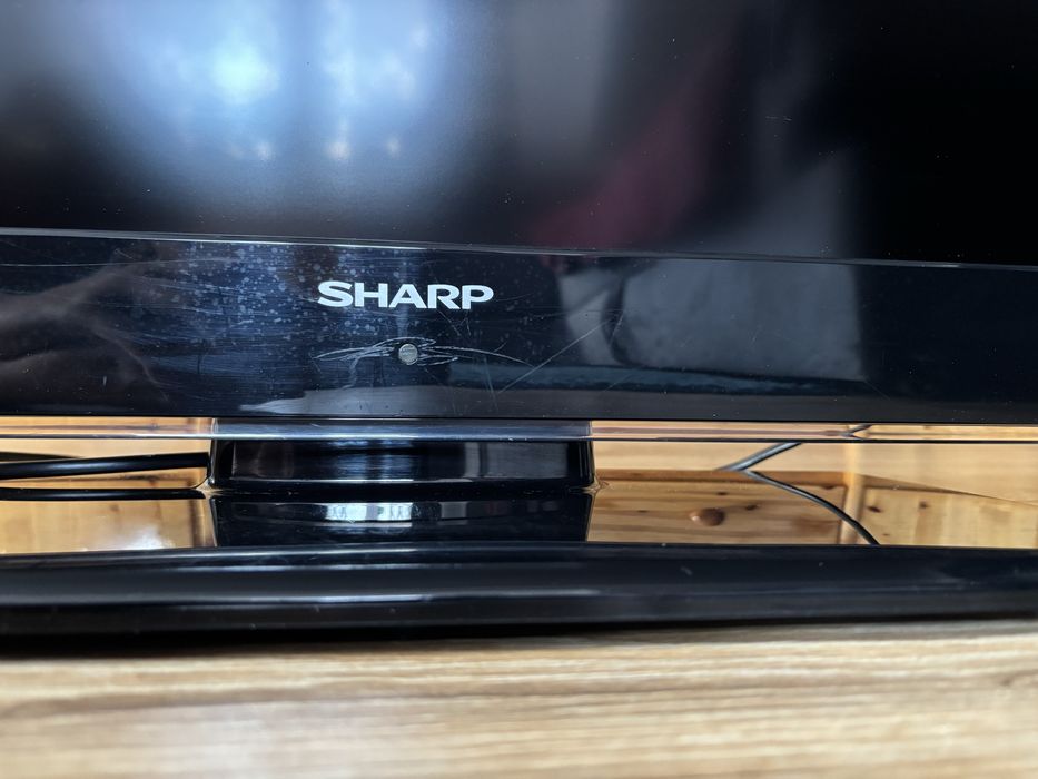 Telewizor Sharp 32” – stan jak nowy + 2 piloty w zestawie!