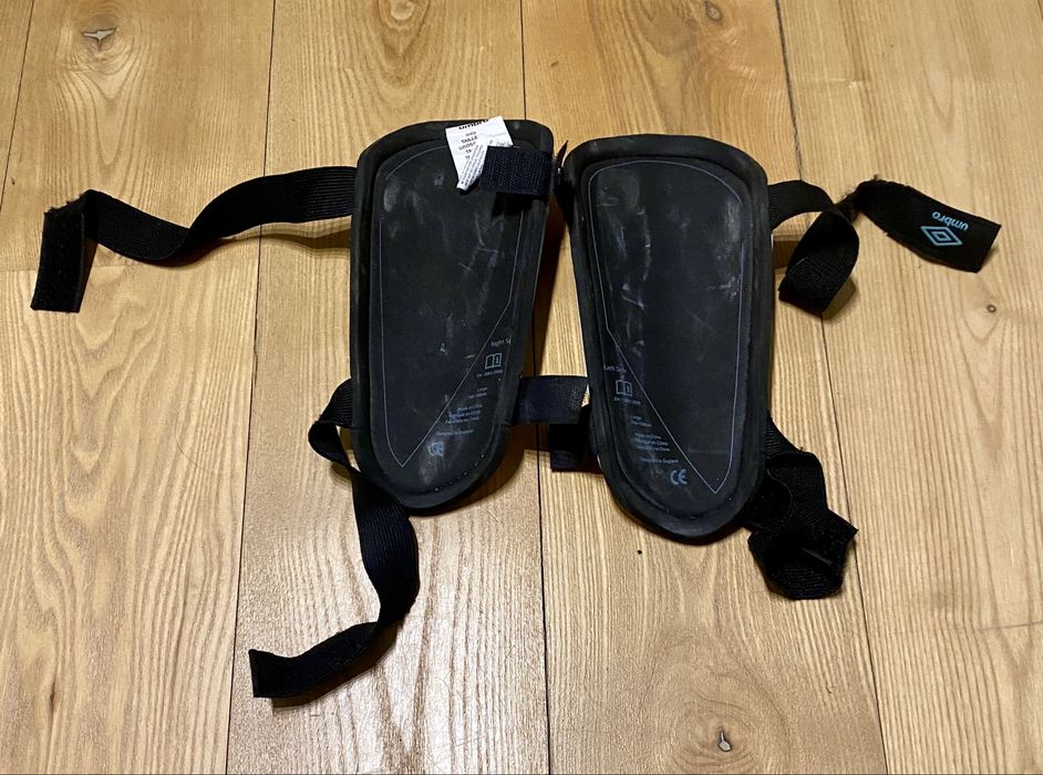 Umbro ochraniacze piłkarskie L Neo Shield – piłka nożna, trening