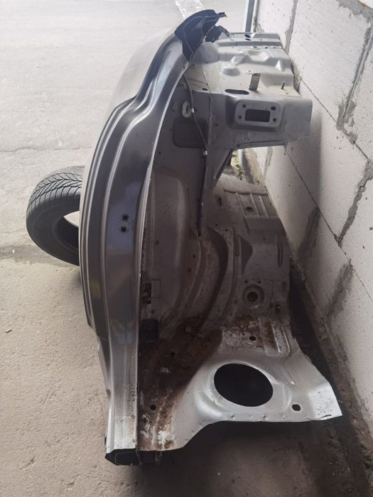 Продам кузовную деталь Jaguar XF