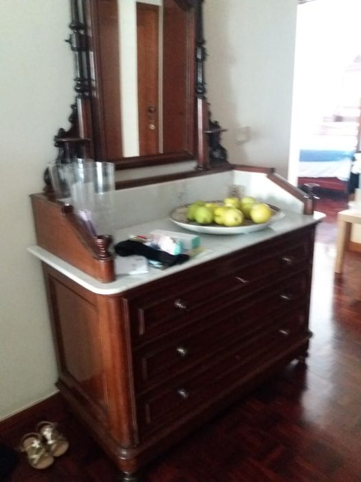 Mobilia antiga. Antiguidades