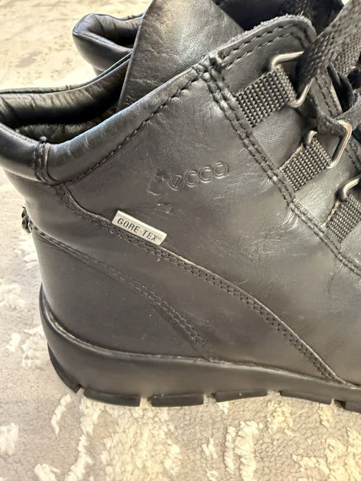 Ботики єссo.
