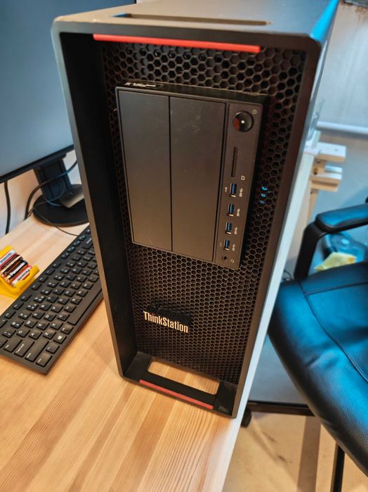 Komputer Lenovo ThinkStation P500 E5-2697v3 14rdzeni AŻ 64GB RAM WYPAS