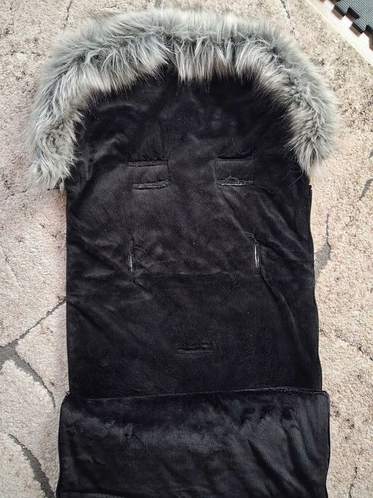 Piękny ocieplacz do spacerówki