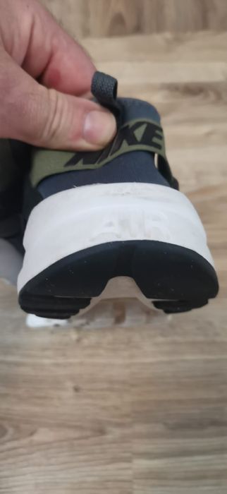 Бігові кросівки NIKE AIR HUARACHE р.40 кроссовки
