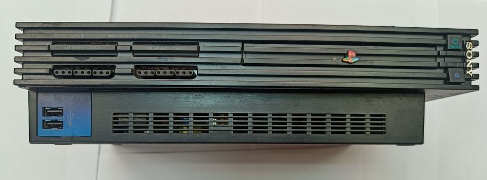 Konsola PS2 model: SCPH-50004
