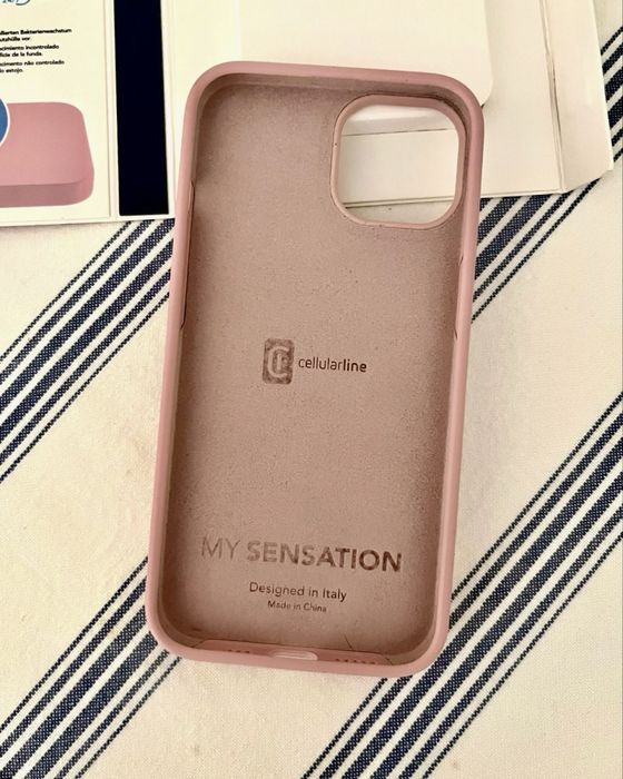 Capa Iphone 14 Cellularline modelo Sensation