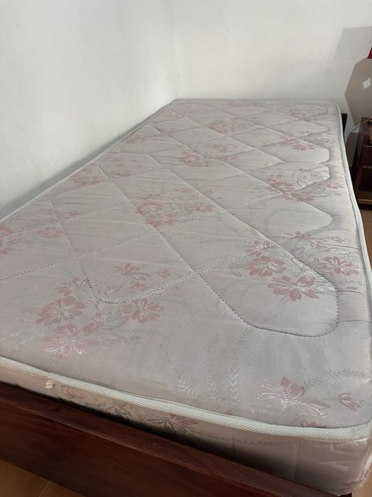Colchão solteiro 90x200