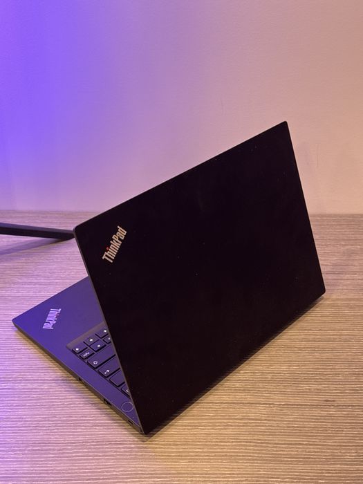 Ноутбук Lenovo ThinkPad E14 (i7-10510U / 16 ГБ / 512 ГБ SSD)